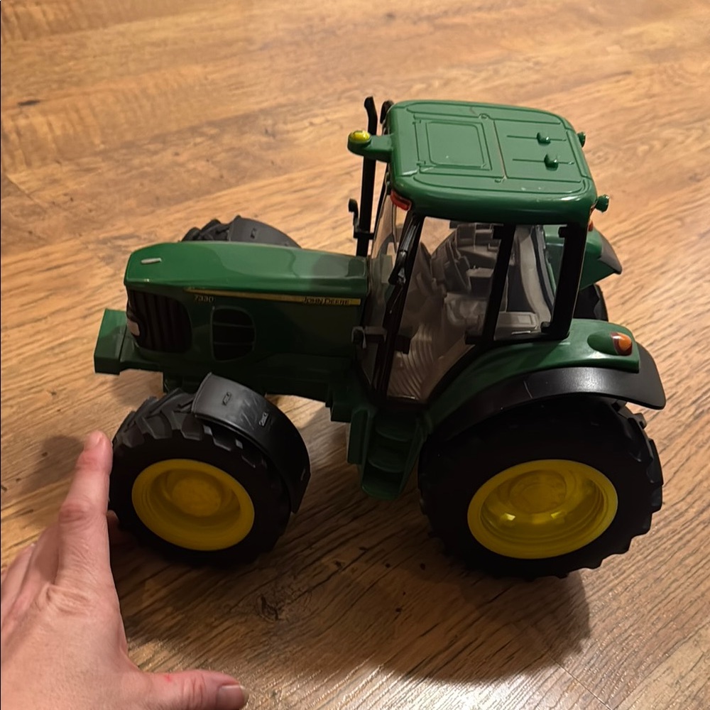 John Deere 7330 Toy Tractor